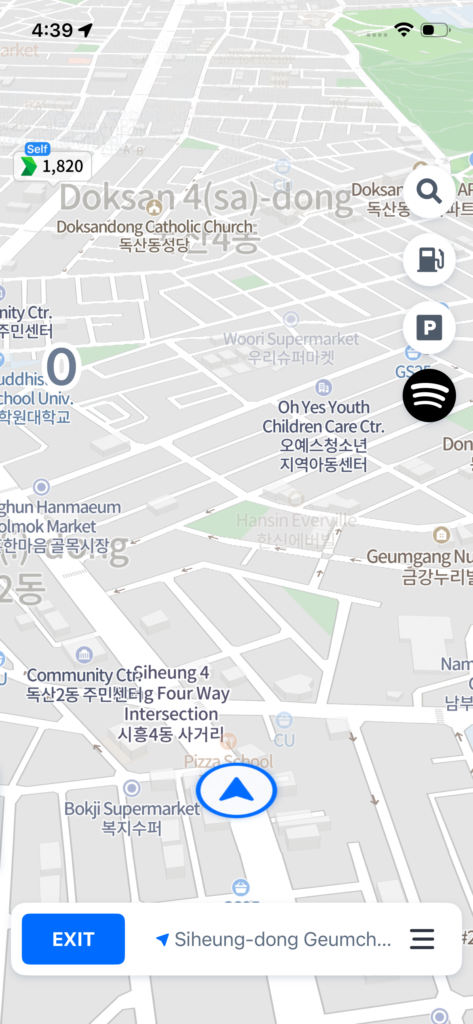 Naver Map application showing Doksan 4-dong area in Seoul with user location marker and nearby landmarks including Doksandong Catholic Church and Woori Supermarket.