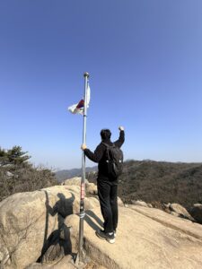Portrait of the Korea Peak editor