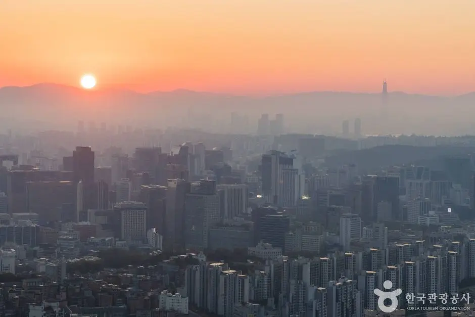 Ansan Jarak-gil Trail The Best Hidden Forest Walk in Central Seoul thumbnail