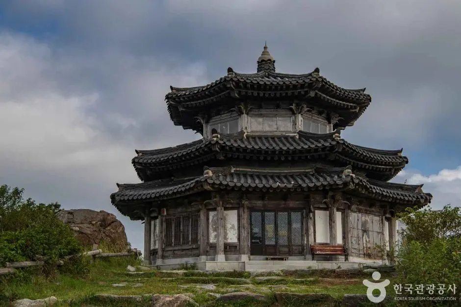 Traditional Korean pavilion with upturned eaves at Deogyusan National Park