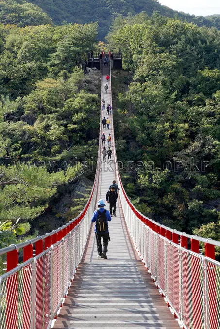 Gamaksan Suspension Bridge Hike thumbnail