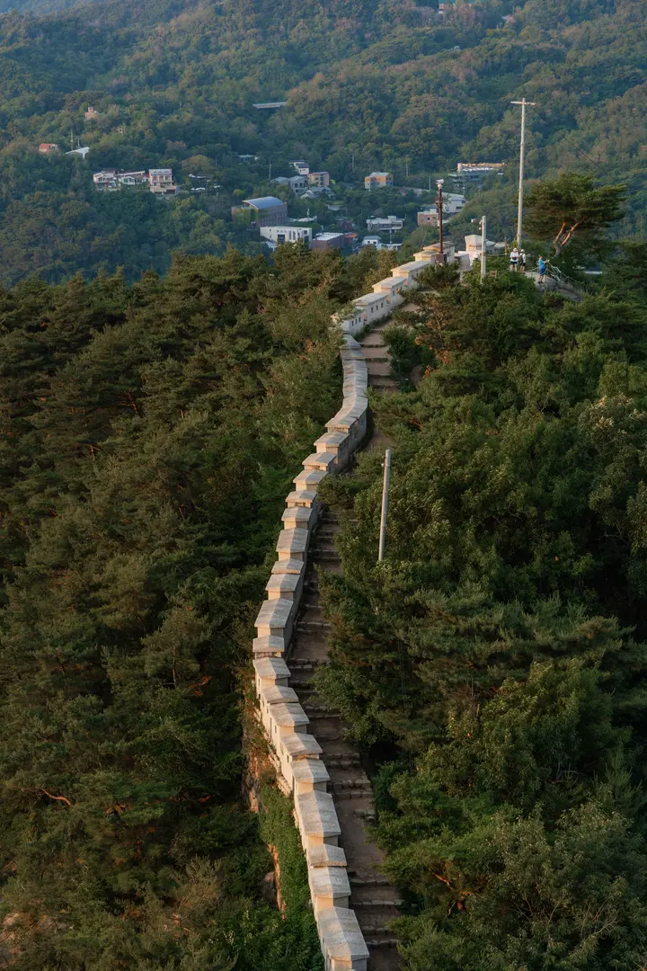 inwangsan night hike trail guide thumbnail