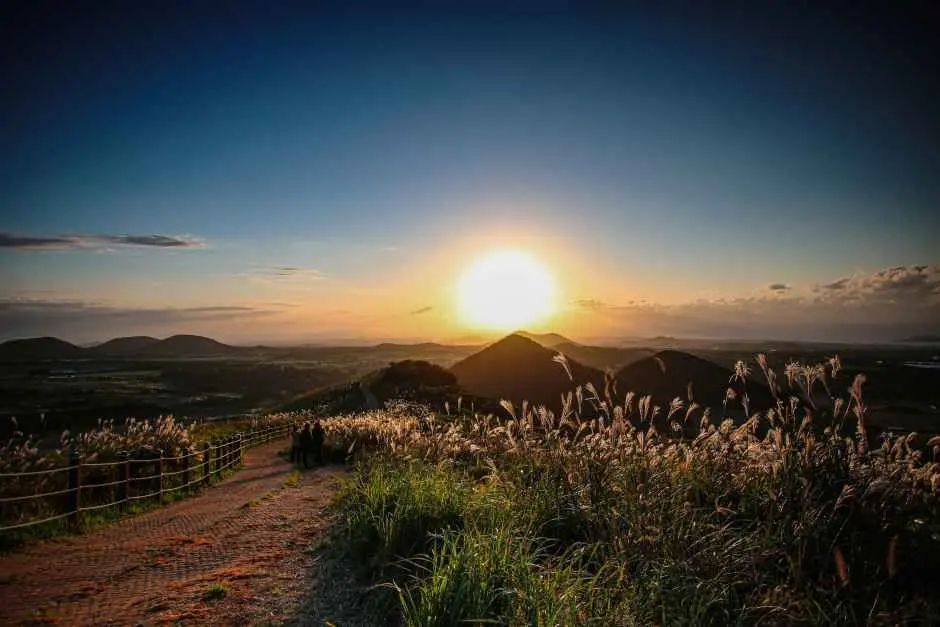 Saebyeol Oreum hike thumbnail