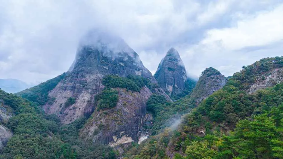 Maisan Mountain Hiking Tapsa Temple Pagodas & Quiet Trails thumbnail